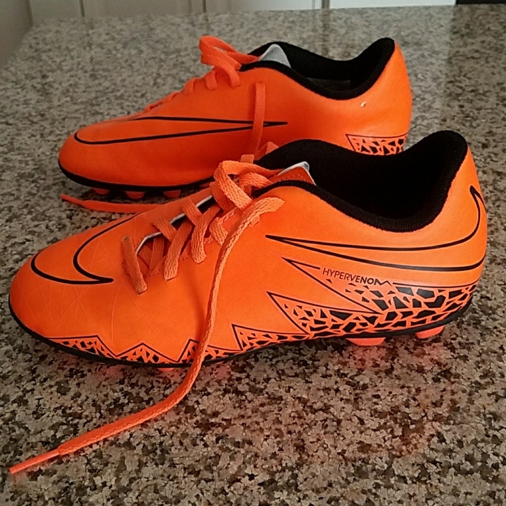 Kids Nike Soccer Cleats 2Y
